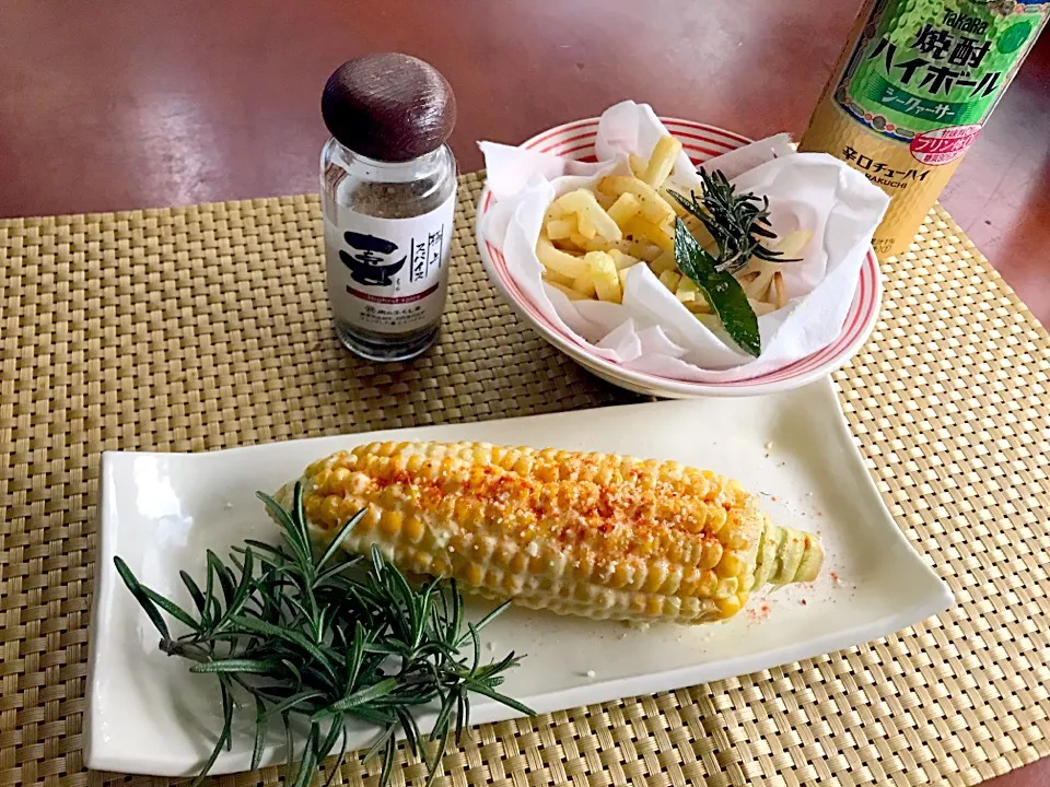 Elotes Callejeros🌽ｴﾛﾃ･ｶﾚｼﾞｪﾛｽ<ﾒｷｼｶﾝ焼きﾄｳﾓﾛｺｼ>street style Mexican corn|🌈Ami🍻さん