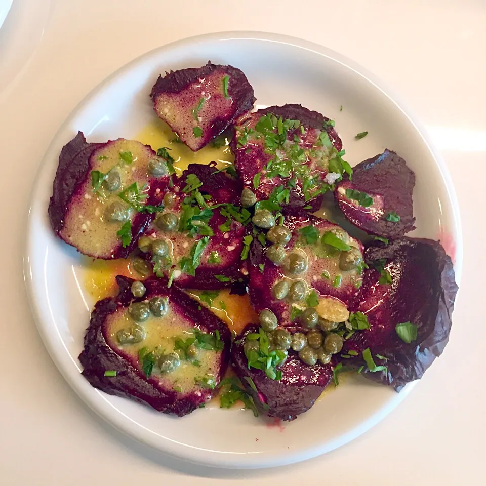 Roasted beets with capers and vinaigrette|Liesbeth Maliepaardさん