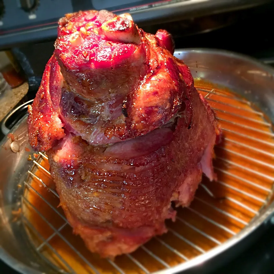 Baked ham with a orange-run glaze|TJ McAfoosさん