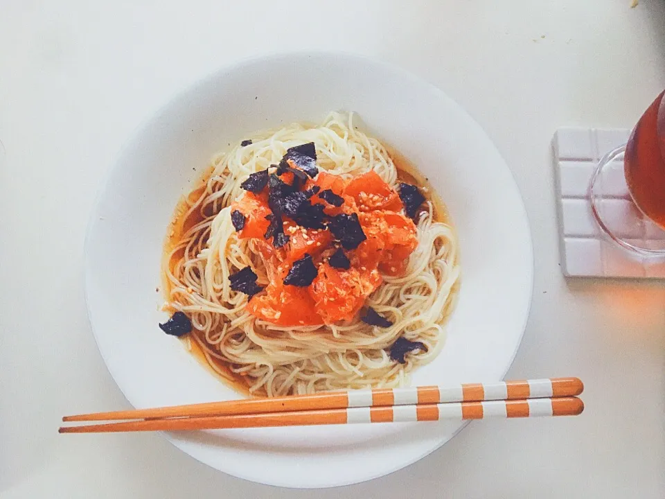 Snapdishの料理写真:ピリ辛ツナトマトのあっさり素麺|haruさん