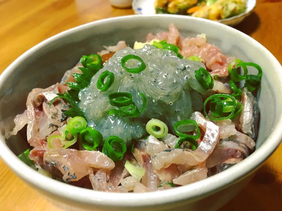 おうちで生しらすとアジのたたき丼♪|食いしん坊さん