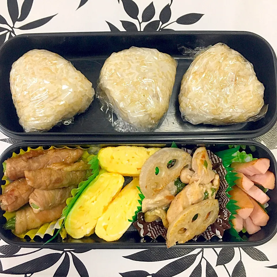 Snapdishの料理写真:息子のお弁当 アスパラ肉巻き 鳥のマヨ醤油焼き 卵焼き 蓮根 ウィンナー|keitakumamaさん