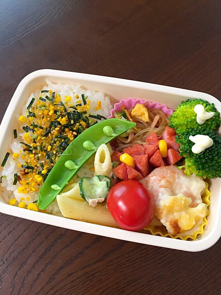 Snapdishの料理写真:えびマカロニグラタン弁当|kiicoさん