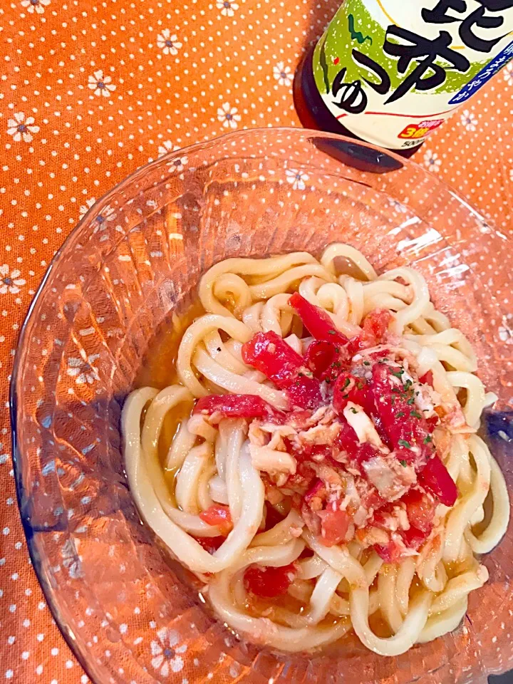 Snapdishの料理写真:トマトと梅干しすりおろしうどん#ヤマサ昆布つゆ#オリーブオイルツナ#トリュフ塩|Sakuraさん