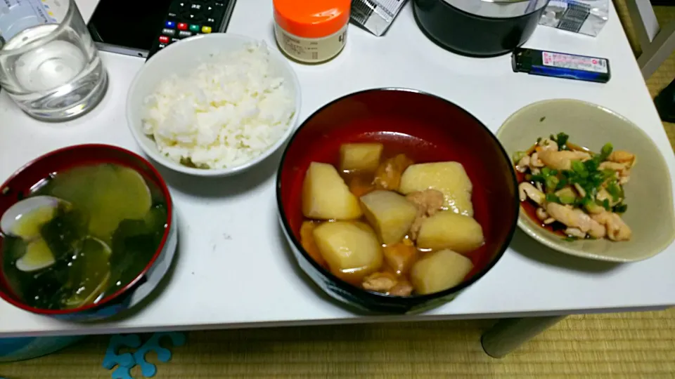 アサリの味噌汁、里芋と豚肉のなんか←、鶏皮ポン酢|美乃莉竹中さん