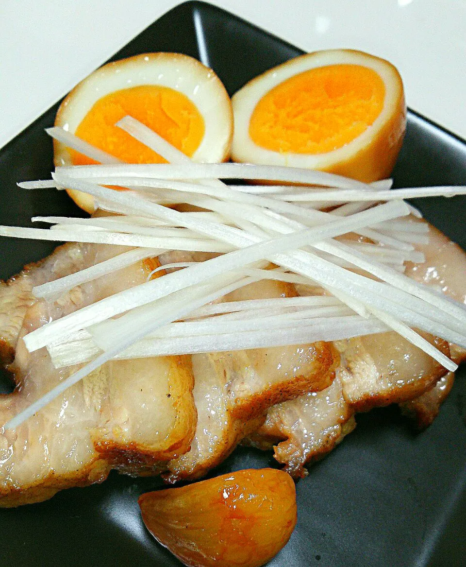 Sweet & tender simmered pork Japanese #dish #豚バラブロック 甘辛#煮込み #おうちごはん #うちごはん #おかず #夕飯#dinner  #ニンニク #卵  #ボーノポーク|まめさん