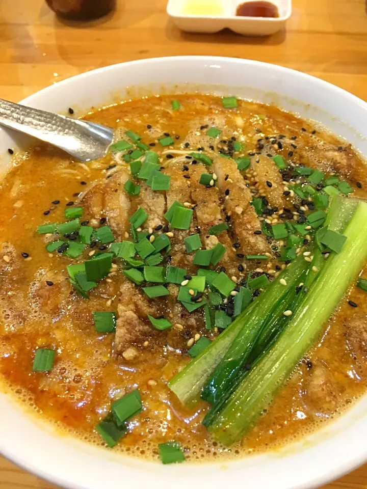 Snapdishの料理写真:本郷 瀬佐味亭の排骨担担麺＠西新橋|Yasuhiro Koikeさん