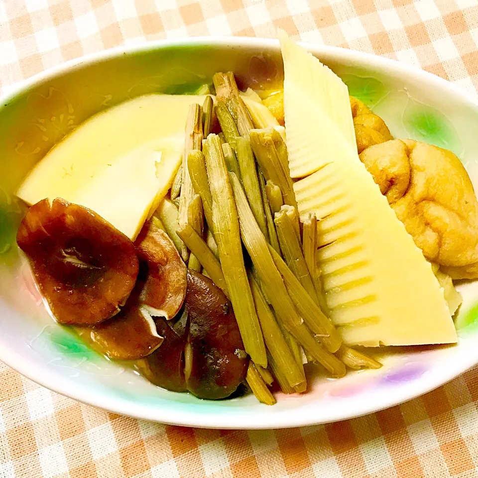 晩春のおかず
イタドリと筍、薄揚げ、椎茸の炊き合わせ|Cuisineさん