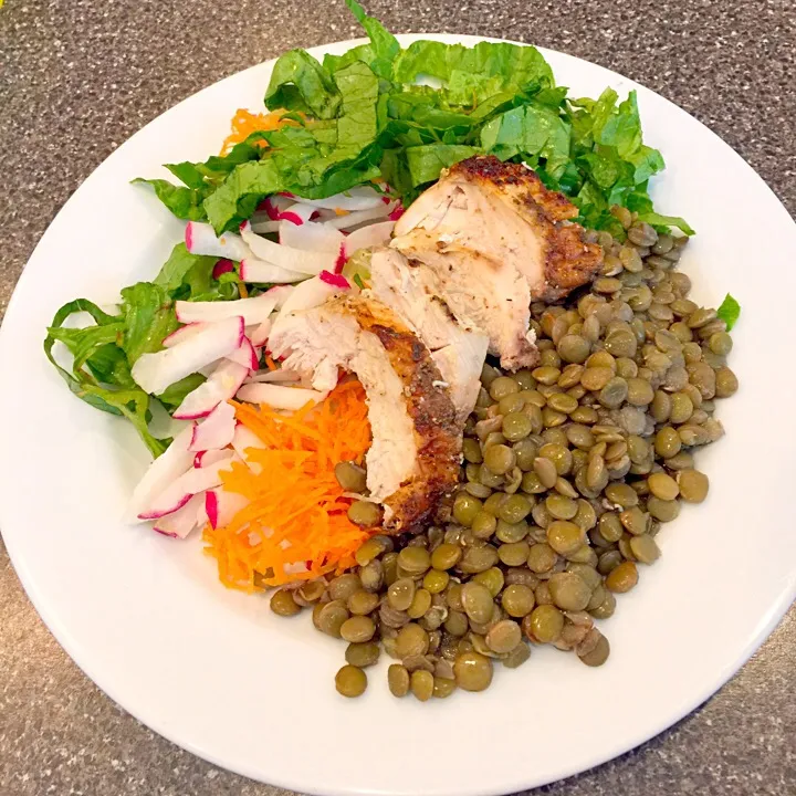 Snapdishの料理写真:chicken & green salad|FitMomDoc19さん