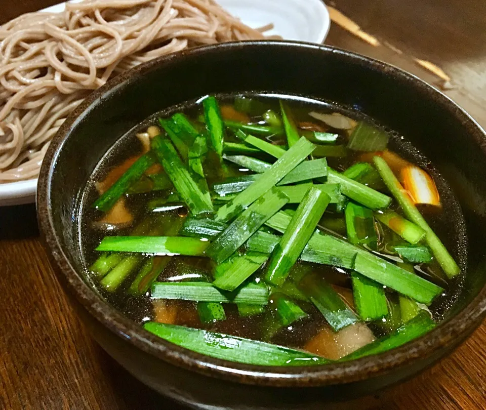 昼ごはん  ニラ汁つけそば たっぷり辣油と山椒の粉で|ぽんたさん