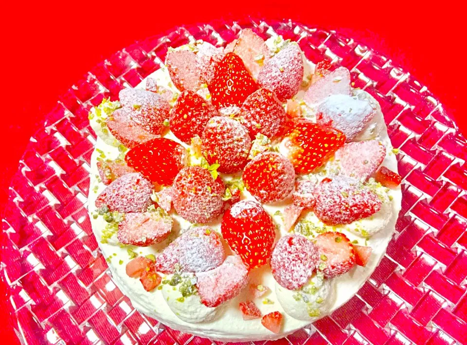 Snapdishの料理写真:birthday cake 🍓|ぷっくりんこ💙さん