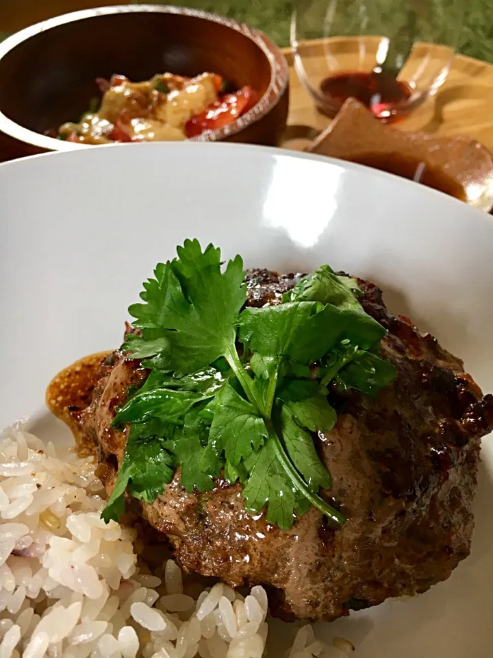 パクチーいり肉肉しい粗挽きハンバーグぽん酢添え＊Coarsely Ground Beef & Pork Patty with Cilantro in, served with Ponzu|Miboさん