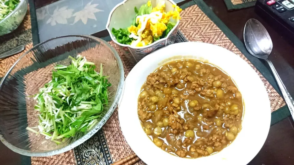 水菜のサラダ&カボチャサラダ&ひき肉とグリーンピースのカレー|まぐろさん