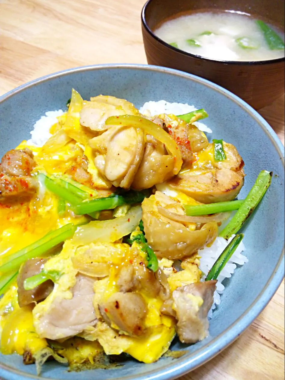 はちみつ鶏チャーシューのリメイク丼( ᵒ̴̶̷̤໐ᵒ̴̶̷̤ )|さくたえさん