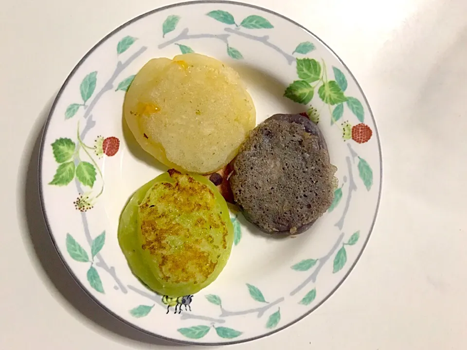 Snapdishの料理写真:สามคำ #อร่อย #ขนมบ้าบิ่น|VypleTis TauArirases Tuiznileさん