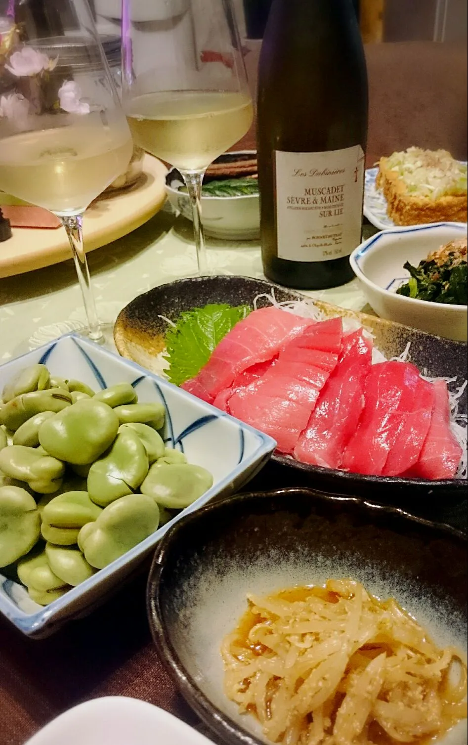 マグロ🐟空豆、モヤシごま和え、ホウレン草のお浸し🌱でミュスカデ❗🍷😋|ナムナムさん