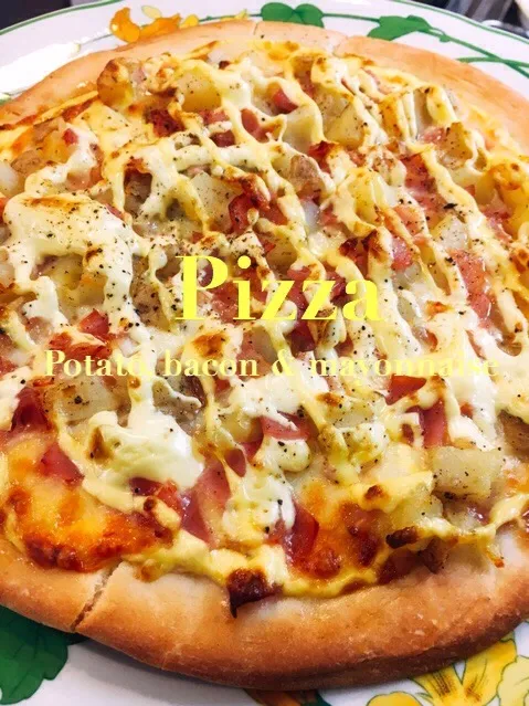 ポテトとベーコンマヨネーズのピザ🍕ご飯🍴|Chef Ak🍷koさん