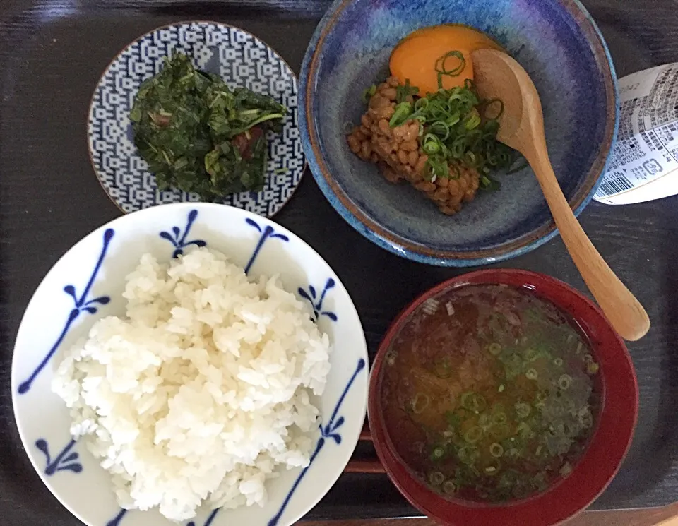 納豆たまご
海藻味噌汁
モロヘイヤとトマトのエジプトサラダ|ラーメンの小池さん