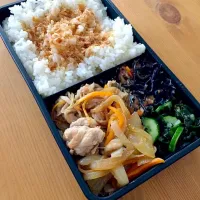 Snapdishの料理写真:肉野菜いため弁当🍱|meyou..さん