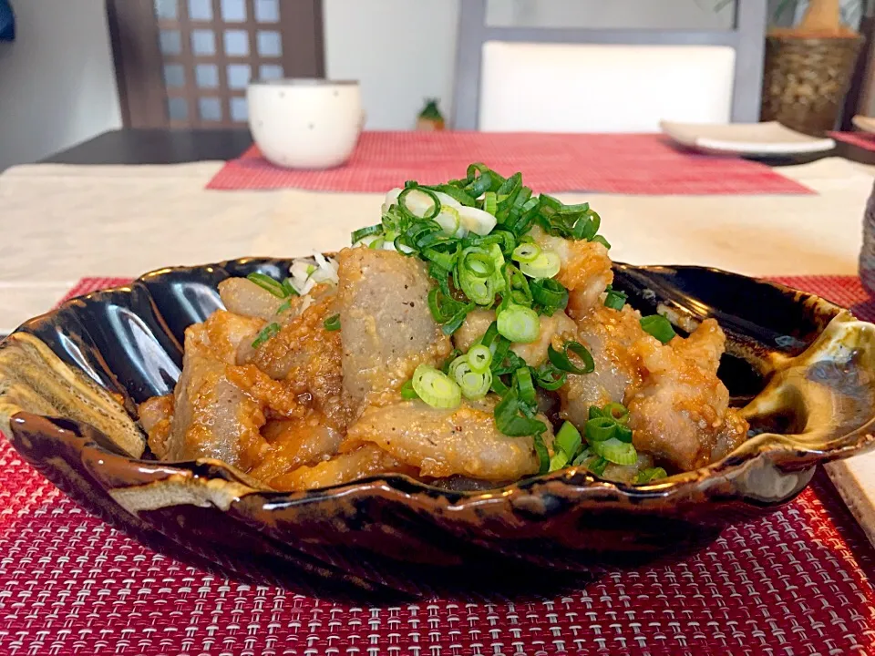 Snapdishの料理写真:山本真希さんの料理 豚バラとちぎり蒟蒻の胡麻味噌炒め～母のレシピノートより～#母のレシピノートより|kiyoさん