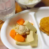 Snapdishの料理写真:高野豆腐の煮物🥕|kmkm。さん