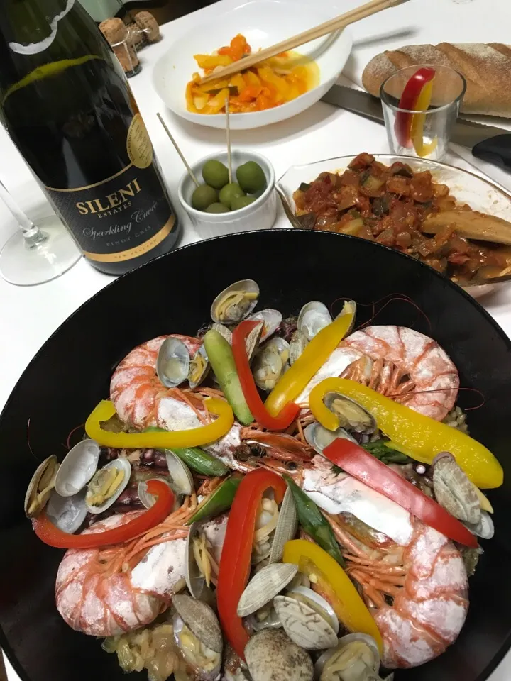 Snapdishの料理写真:Paella

そういえばChampiñones a la Plancha、写真撮り忘れた|あやさん