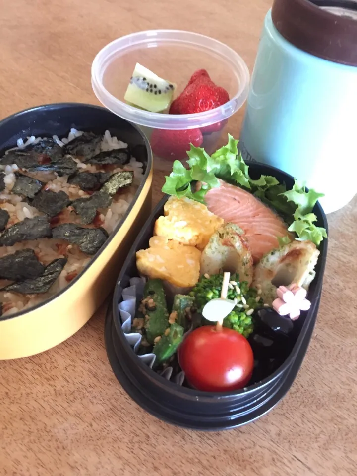 Snapdishの料理写真:塩鮭の海苔弁当|Sakikoさん