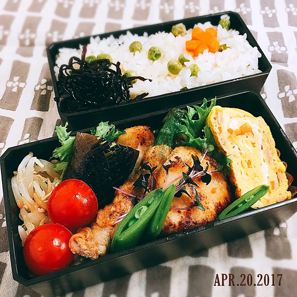 炙り塩麹むね肉と豆ごはん弁当🍱 #お弁当 #お弁当フォト #お弁当記録 #弁当 #鶏胸肉 #とりむね肉|momo31omomさん