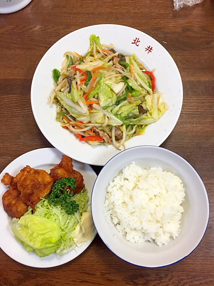 唐揚げ&野菜炒め(*˘︶˘*).｡.:*♡
北井食堂💓|ゆち♬さん