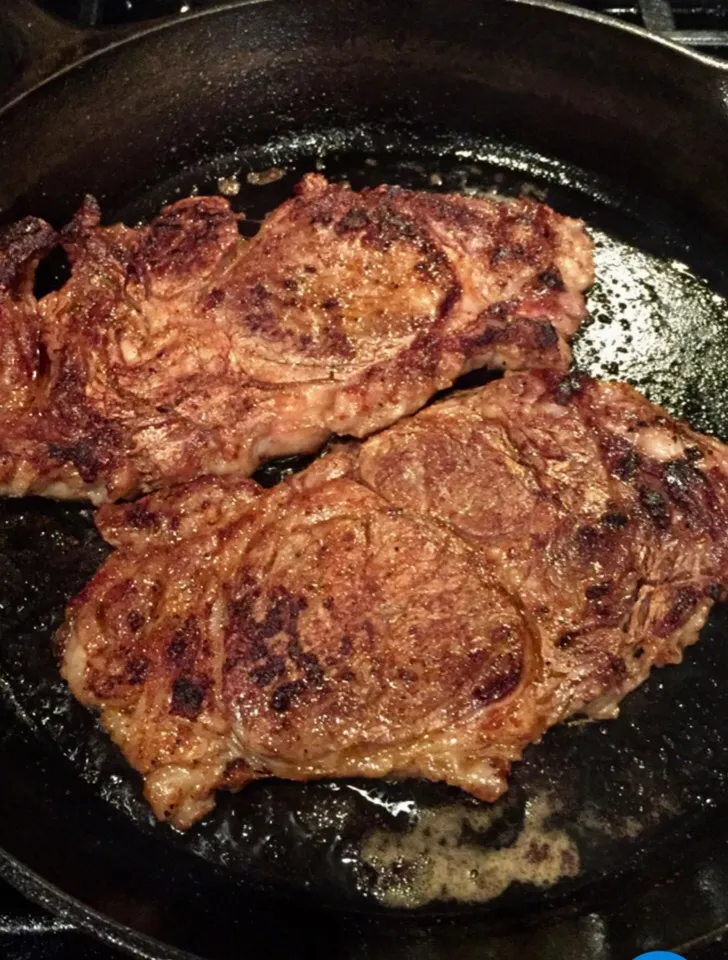 Ribeye Steaks on the Iron Skillet|Alma's Home Kitchenさん