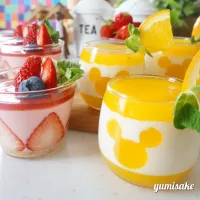 Snapdishの料理写真:オレンジゼリー＆レアチーズ🍊、イチゴのレアチーズ🍓フレジェ風💕