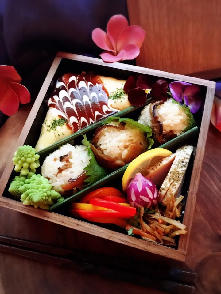 Snapdishの料理写真:主人に作ったおとついのオムレツ弁当|vivienne_glowさん