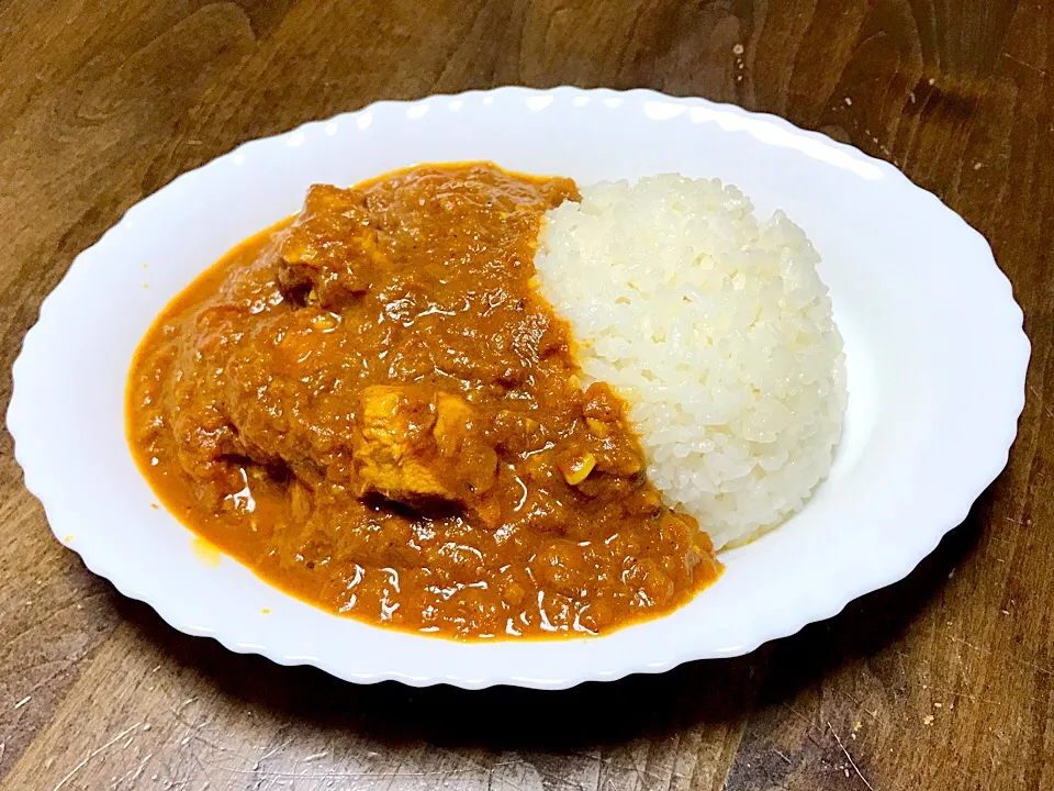 ルゥを使わずにスパイスを使った、
フライパンで作る男のチキンカレー。|tada-fさん