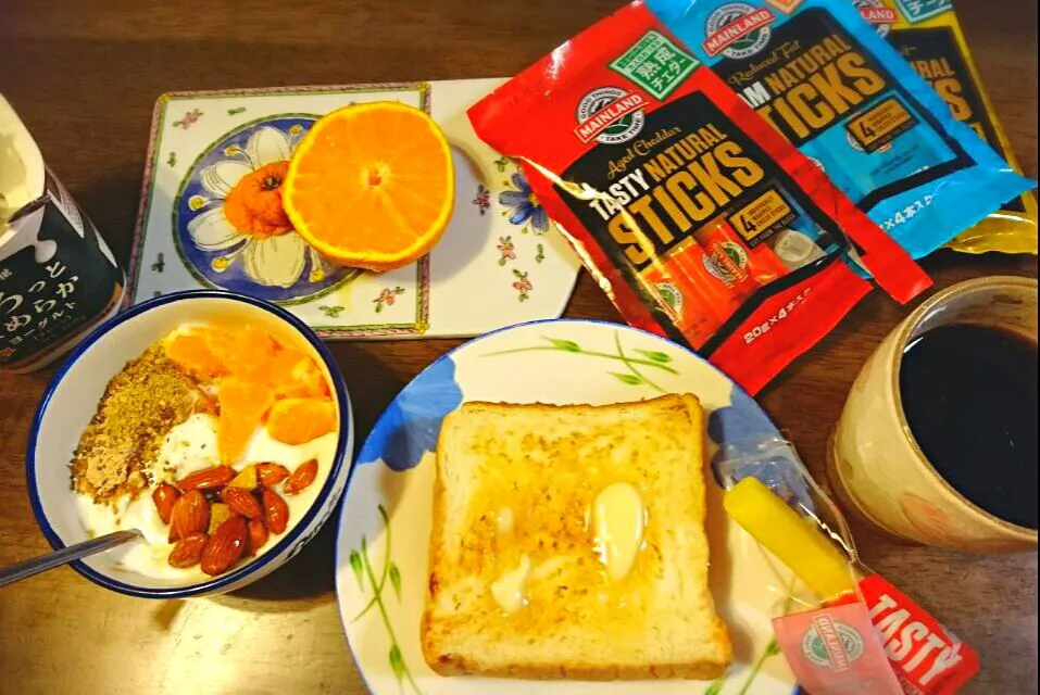 いつもの朝食に＋チーズ♪☕🍞 たんぱく質！|Yukariさん