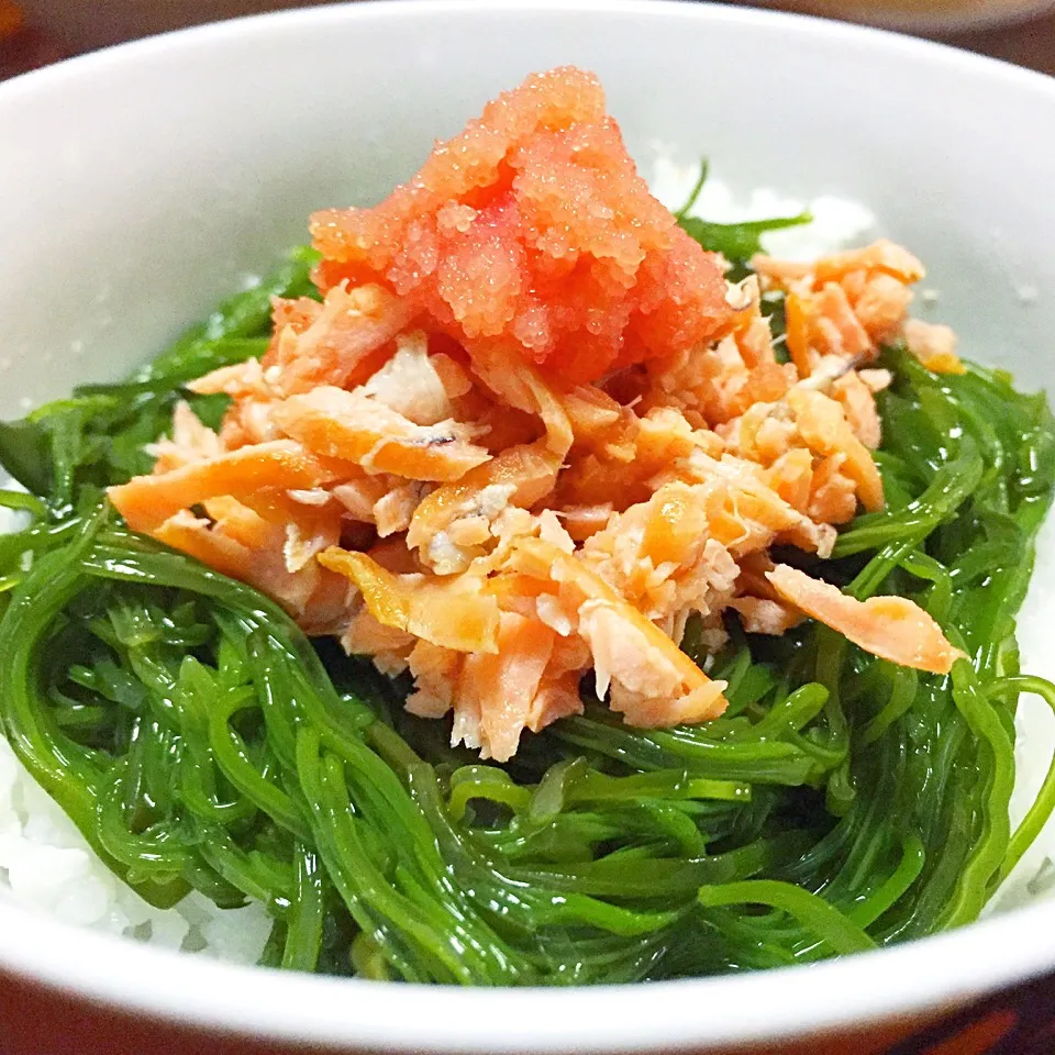 三陸めかぶのシャケ明太子丼！|@natural photo TTさん