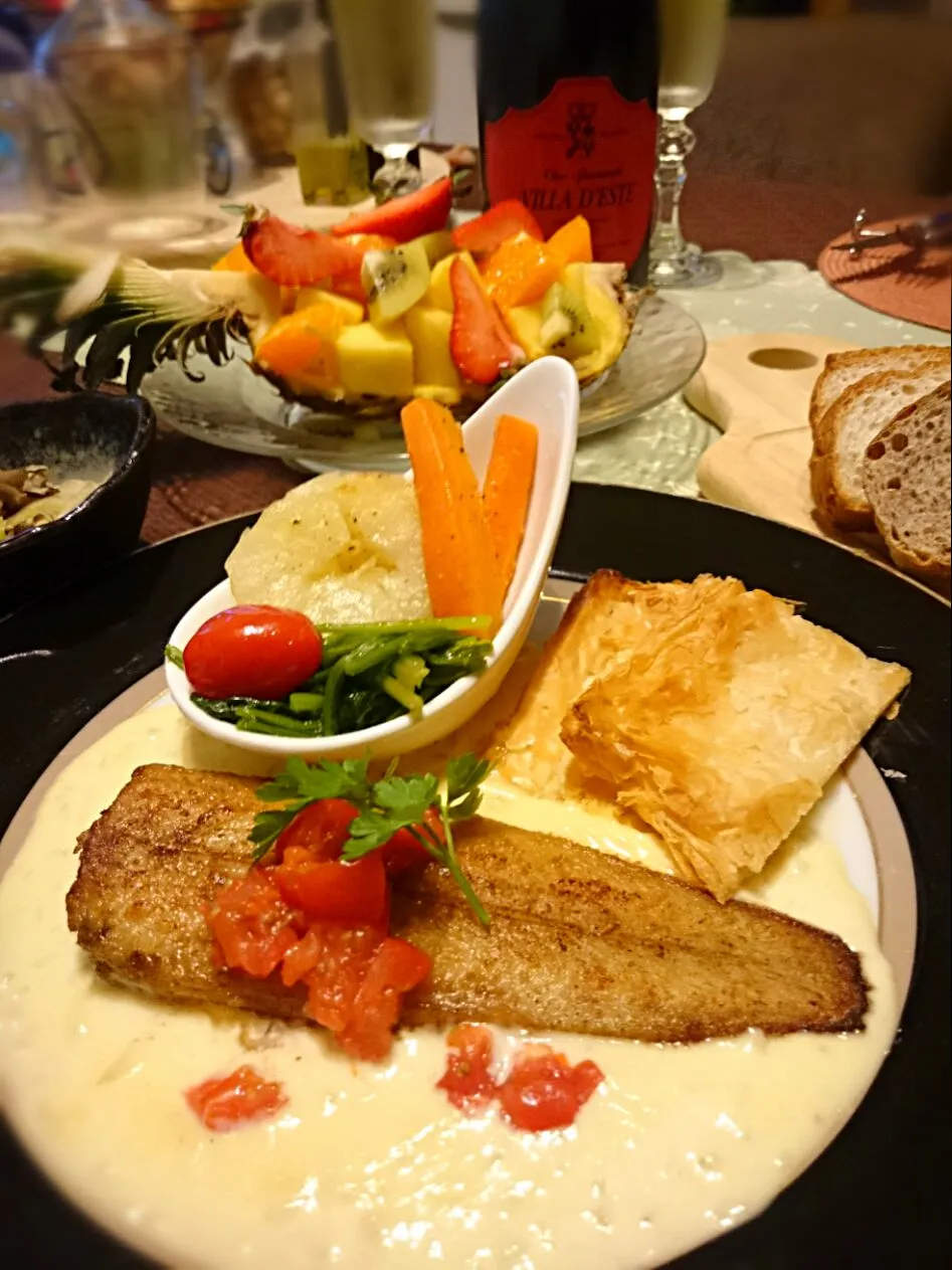 舌平目のムニエル🐟温野菜とミルフィーユを添えて‼バンブランソ―ス で❗🍴😋イタリアの泡🍷(^^)v|ナムナムさん