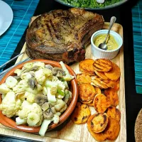 Sunday dinner Sous vide Ribeye Steak bone in, 59C for 5 hrs then seared with Pan fried......it taste so good and so tender. For side dishes I made stir-fry caul|suki chan duarteさん