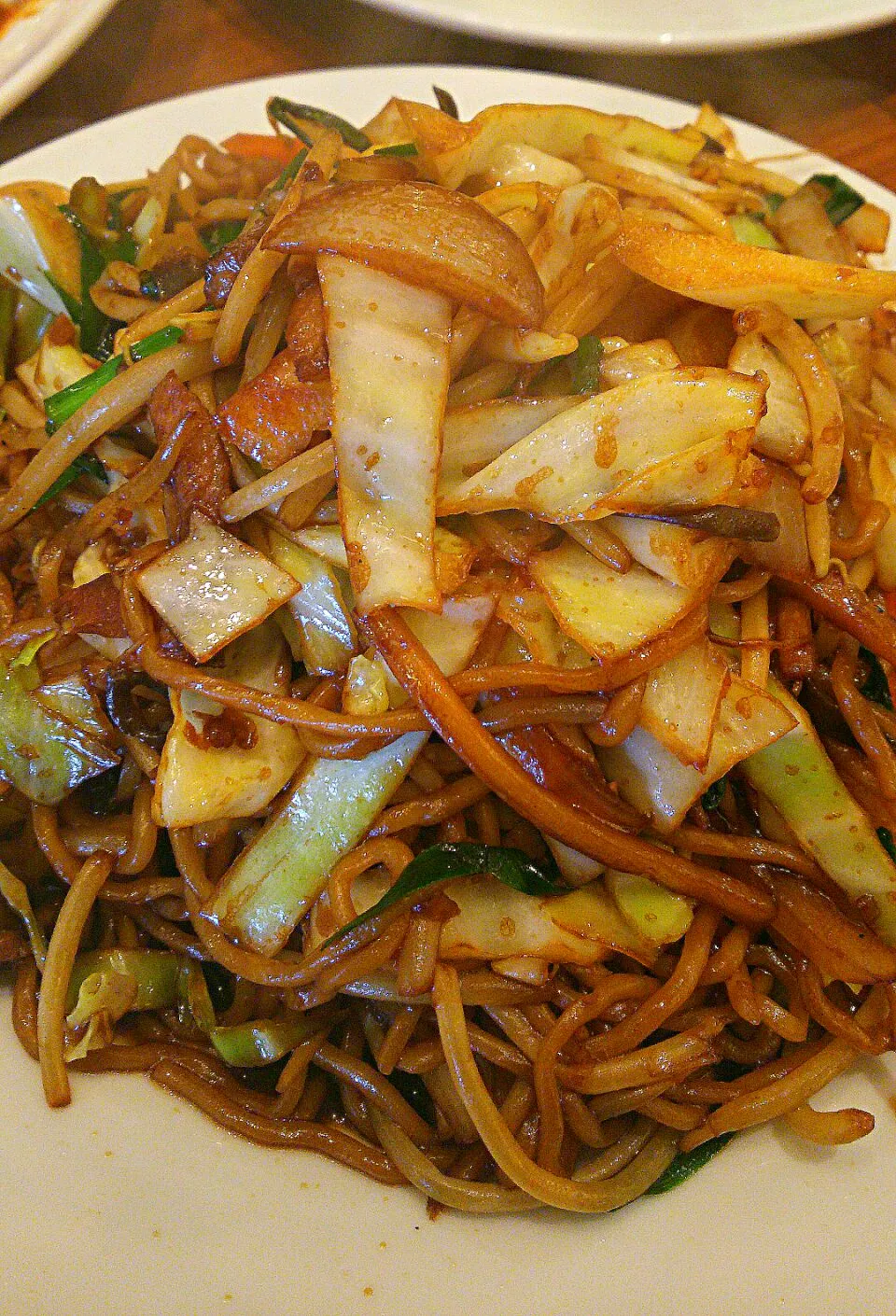 Snapdishの料理写真:#Lunch Shanghai Style Fried Noodle #外食 #上海焼きそば #紅虎餃子房   #ランチ|まめさん