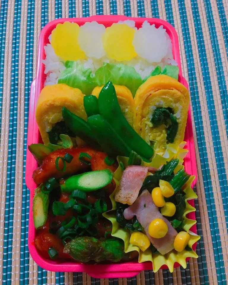 Snapdishの料理写真:明日のお弁当
#三つ葉入り卵焼き
#鶏のチリソース（激辛）|みくみく弁当さん