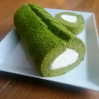 抹茶のロールケーキ