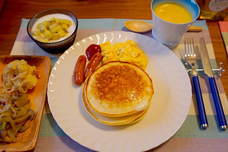 キャロットポタージュとパンケーキ #blunch #weekend|Nana🐾さん