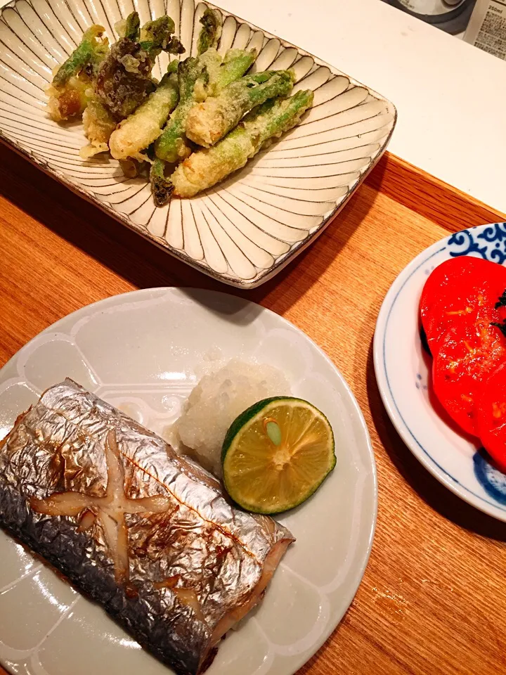 Snapdishの料理写真:太刀魚の塩焼きとタラの芽の天ぷら|hipboaさん