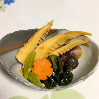 Snapdishの料理写真:筍の煮物|miwamiwaさん