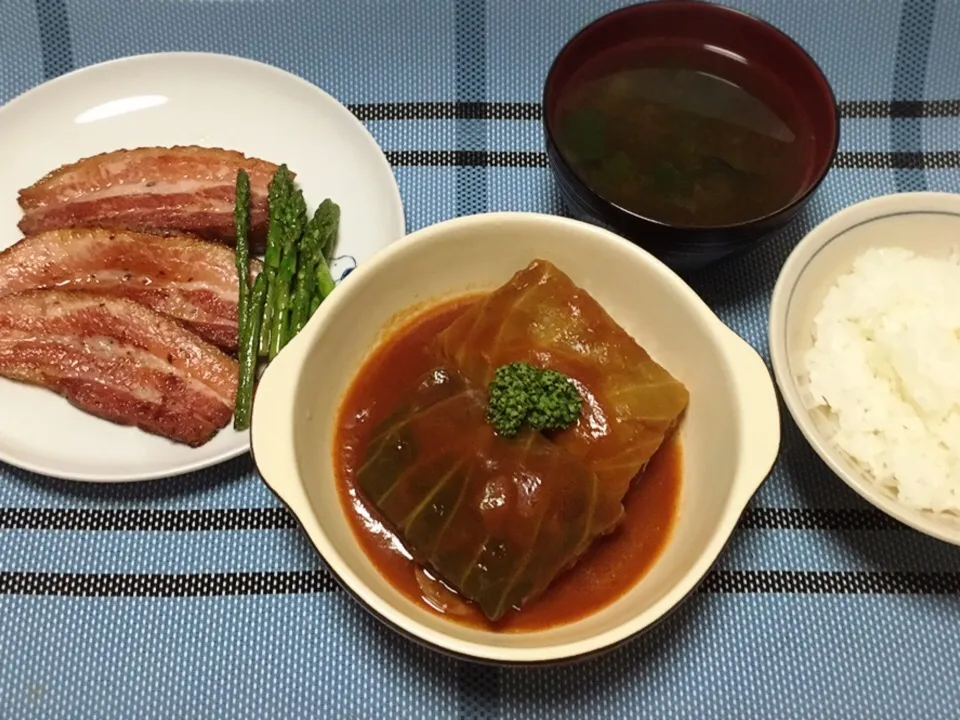 無添加ベーコンのソテー・小松菜とめかぶのお味噌汁・ロールキャベツ|美也子さん