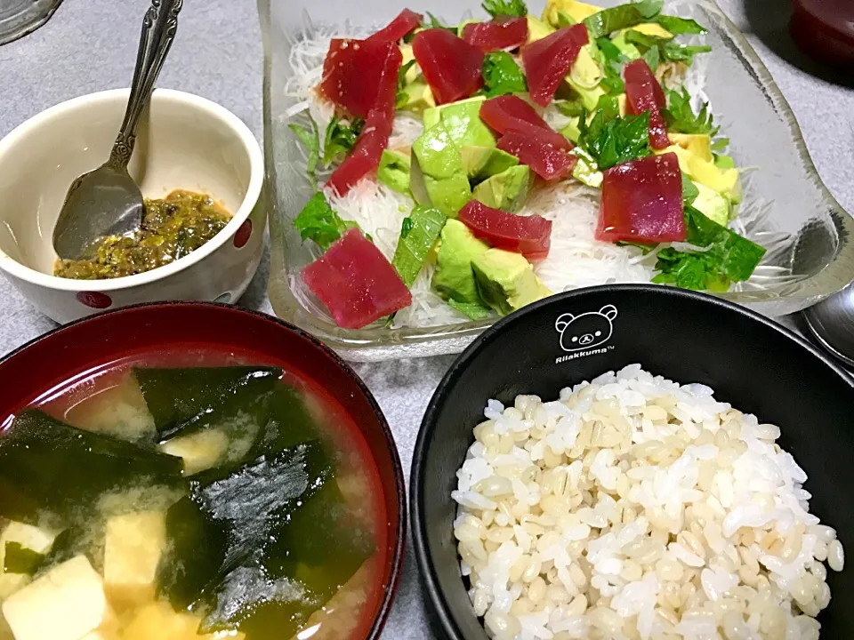 もち麦飯、ふきみそ、まぐろアボガド大根ツマ、豆腐ワカメ味噌汁|ms903さん