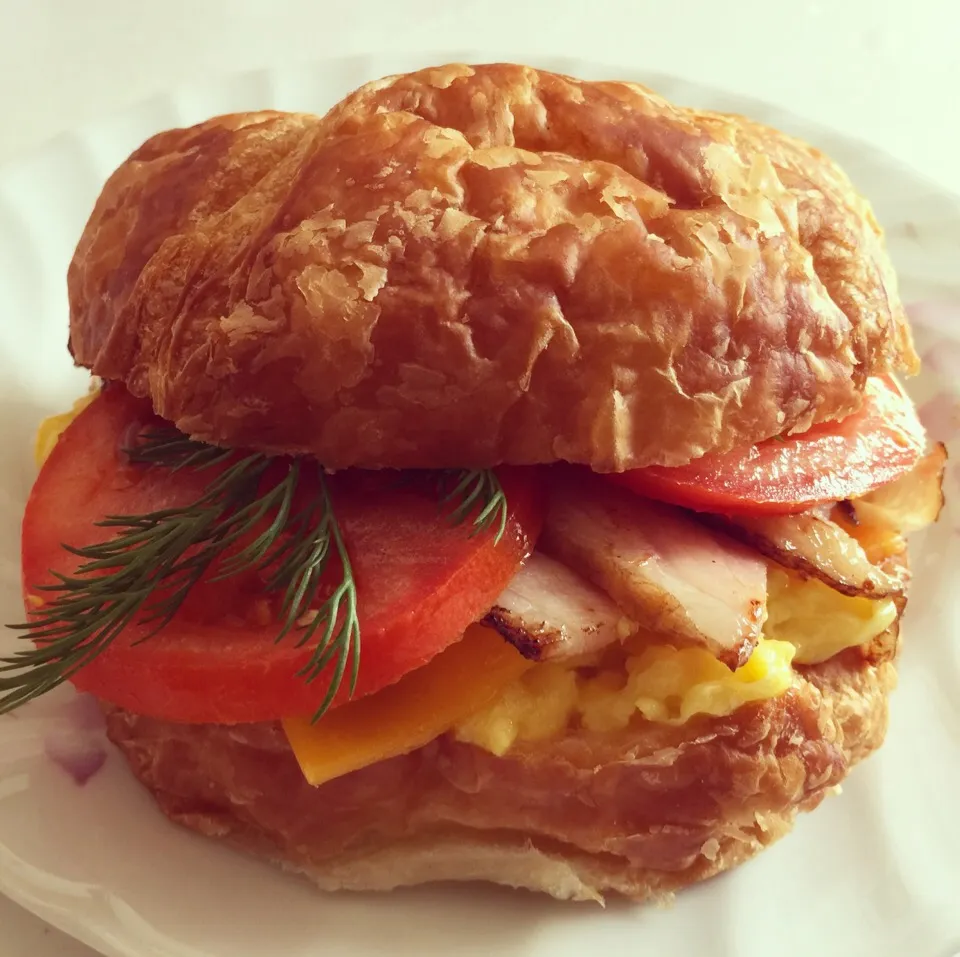 Croissant Sandwich Breakfast|mamaeriさん