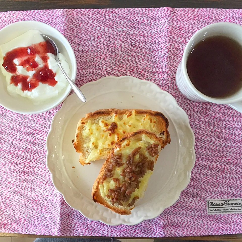 今日の手抜き朝食😆（笑）|いしくん。（たまご王子🥚🐣🐥🐔）さん