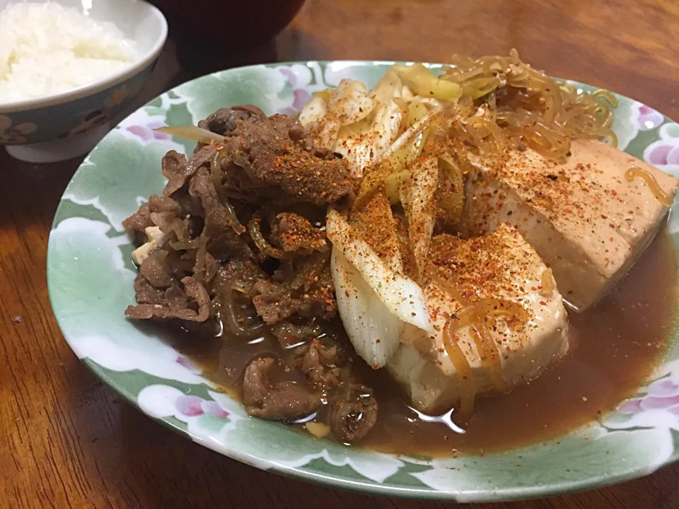 肉豆腐 七味いっぱいトッピング|さんだーさん