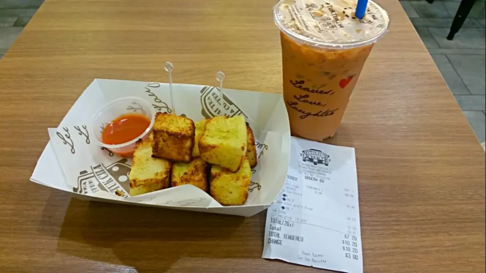 Thai Garlic toast & Thai iced tea 0% sugar 😉😍|🌷lynnlicious🌷さん