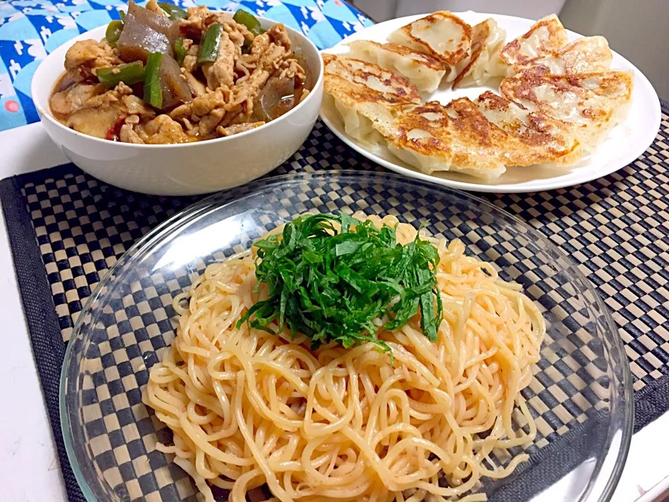 大葉たっぷりたらこ焼きそば  羽根つき餃子  豚肉とコンニャクの味噌煮|石川洋子さん